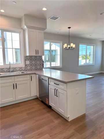 413 W Duarte Road A, Monrovia, CA 91016
