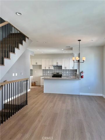 413 W Duarte Road A, Monrovia, CA 91016