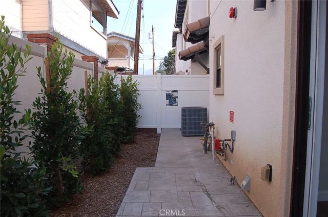 413 W Duarte Road A, Monrovia, CA 91016