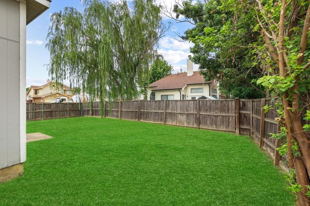 1147 Seneca Place, Lewisville, TX 75067