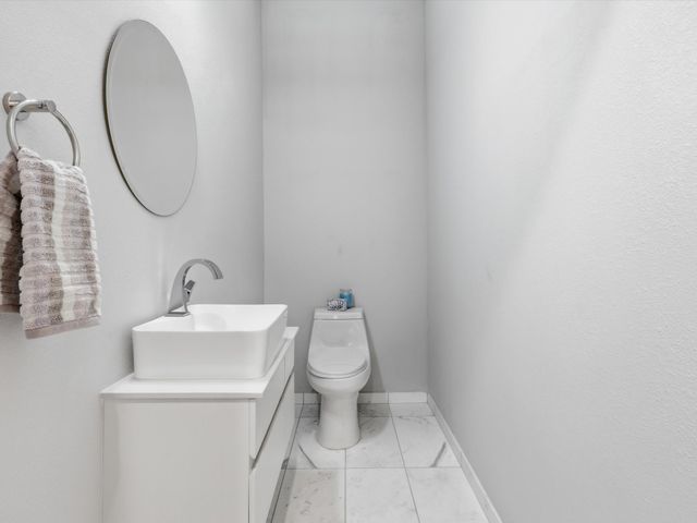 1130 Shaw Street, Dallas, TX 75212