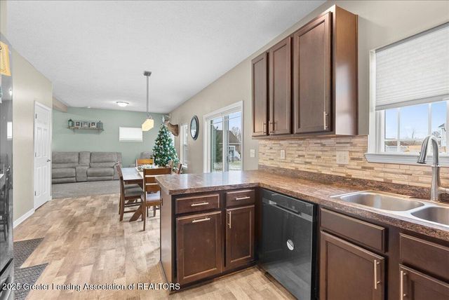 6195 Fishbrook Lane, Dimondale, MI 48821