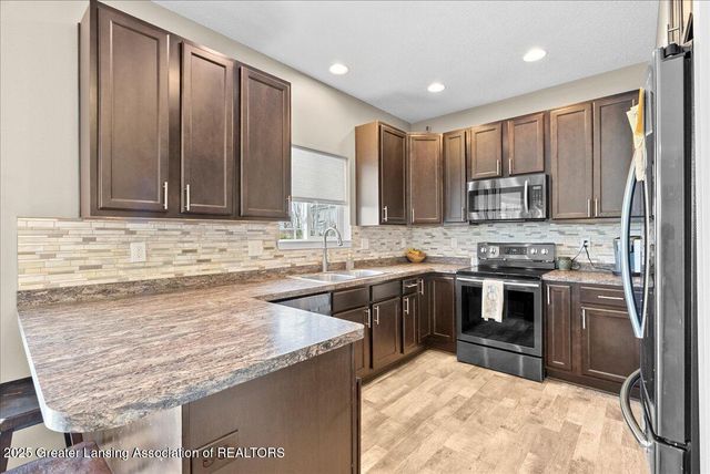 6195 Fishbrook Lane, Dimondale, MI 48821