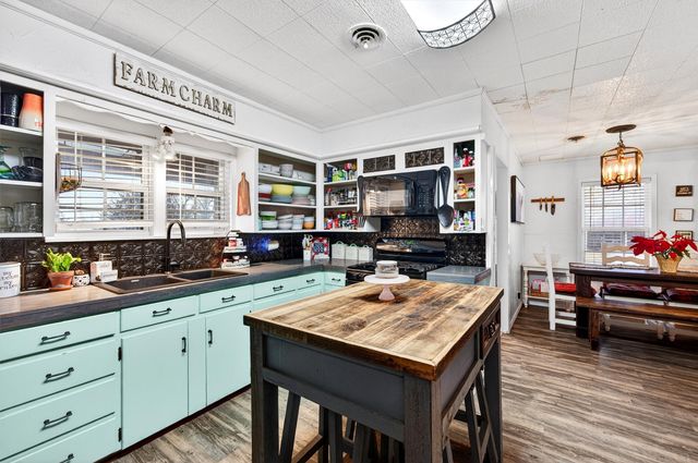 2009 E Sandusky Road E, Sadler, TX 76264