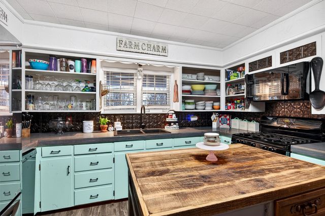 2009 E Sandusky Road E, Sadler, TX 76264