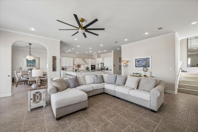 426 Sunset Circle, Tiki Island, TX 77554