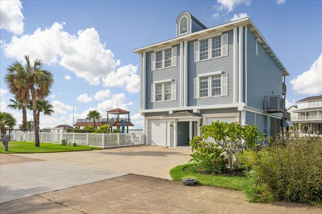426 Sunset Circle, Tiki Island, TX 77554