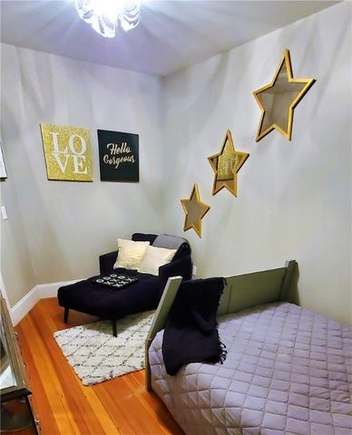 102 Broadway 1C, Newport, RI 02840