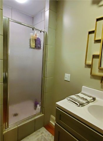 102 Broadway 1C, Newport, RI 02840