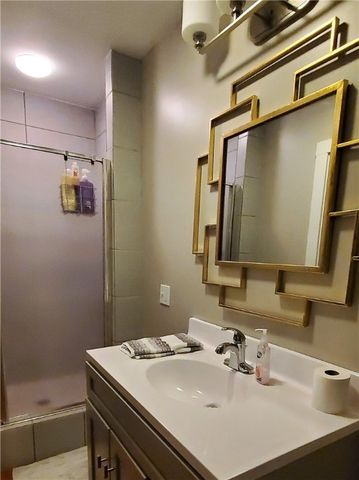 102 Broadway 1C, Newport, RI 02840