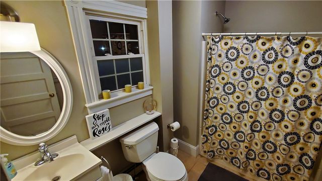 102 Broadway 1C, Newport, RI 02840