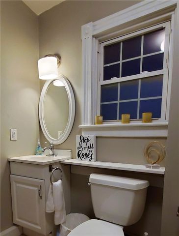 102 Broadway 1C, Newport, RI 02840