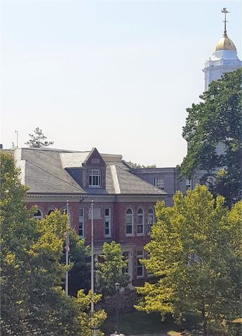 102 Broadway 1C, Newport, RI 02840