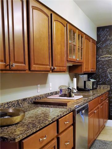 102 Broadway 1C, Newport, RI 02840