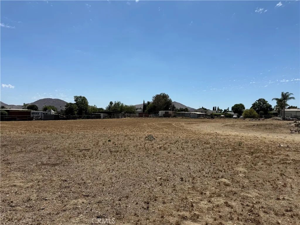 11048 Cactus, Bloomington, CA 92316