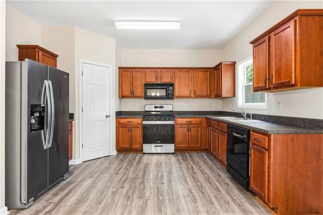 2079 Lakeshore Overlook Drive NW, Kennesaw, GA 30152