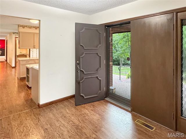 635 E Villa Ridge Road, Villa Ridge, MO 63089