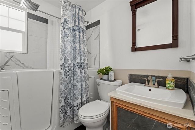 7012 S Warner Street, Tacoma, WA 98409