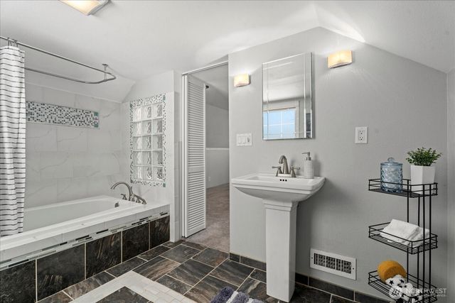 7012 S Warner Street, Tacoma, WA 98409