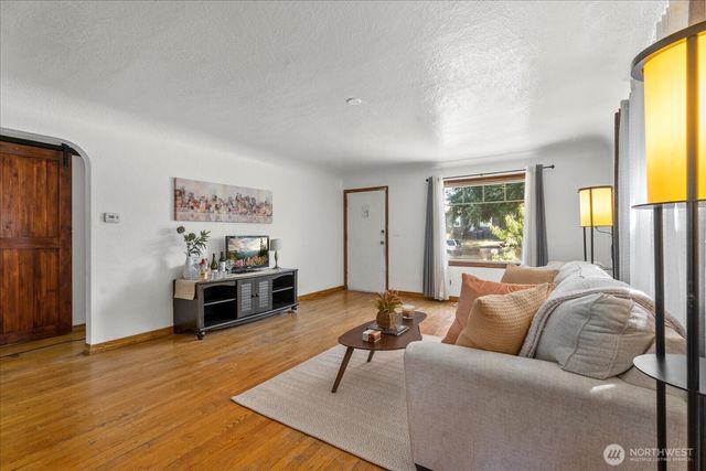 7012 S Warner Street, Tacoma, WA 98409