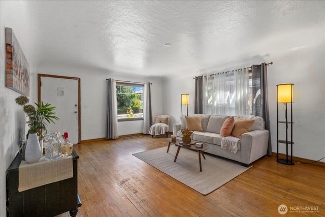 7012 S Warner Street, Tacoma, WA 98409