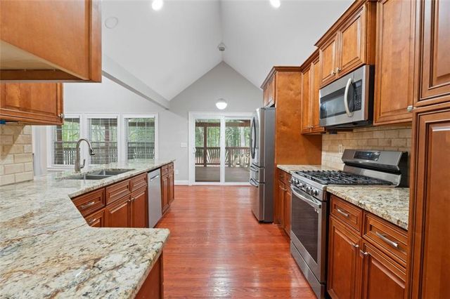 3895 MARHAM PARK Circle, Loganville, GA 30052