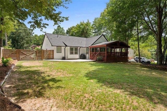 3895 MARHAM PARK Circle, Loganville, GA 30052