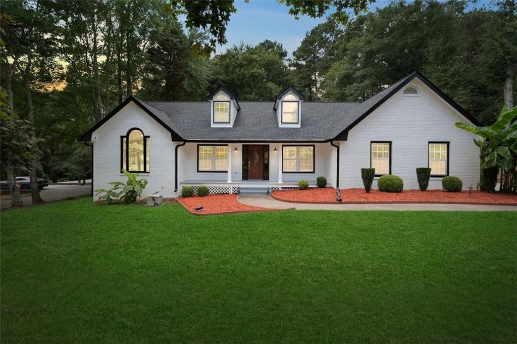 3895 MARHAM PARK Circle, Loganville, GA 30052