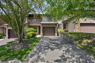 33 Cedarwood Ter., Woodland Park, NJ 07424