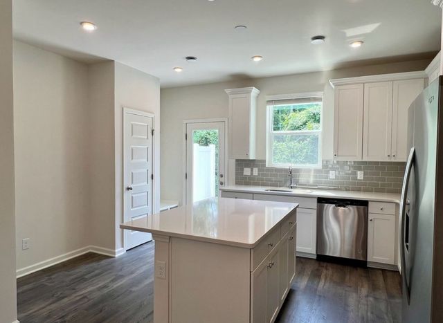 5111 Dayflower Dr, Hermitage, TN 37076