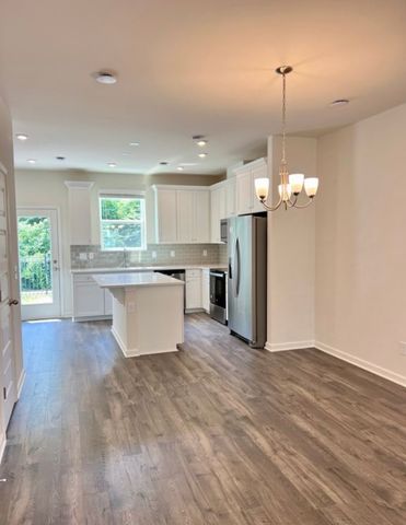 5111 Dayflower Dr, Hermitage, TN 37076