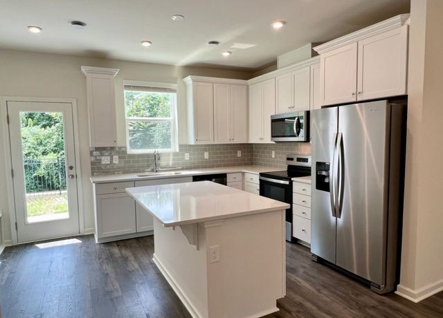 5111 Dayflower Dr, Hermitage, TN 37076