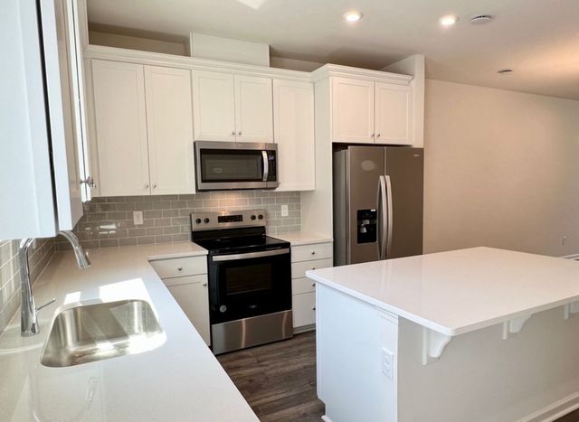 5111 Dayflower Dr, Hermitage, TN 37076