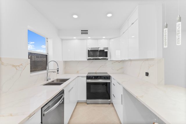 160 Brittany, Delray Beach, FL 33446