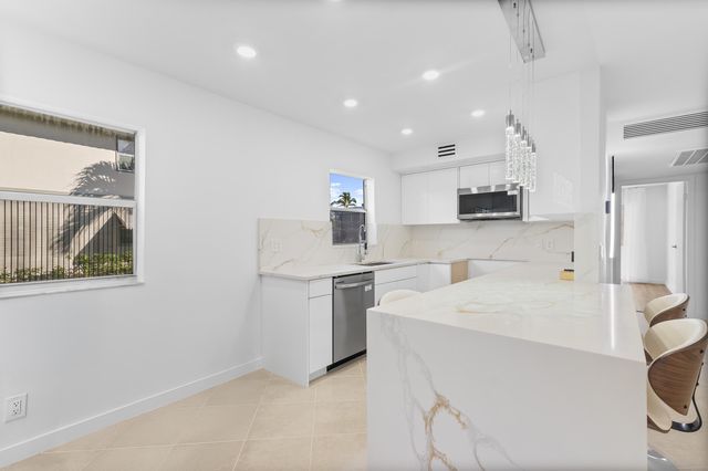 160 Brittany, Delray Beach, FL 33446