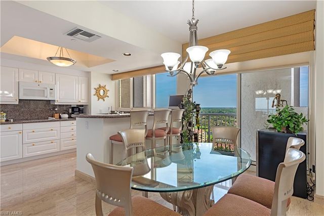 7117 Pelican Bay BLVD # 1806, Naples, FL 34108