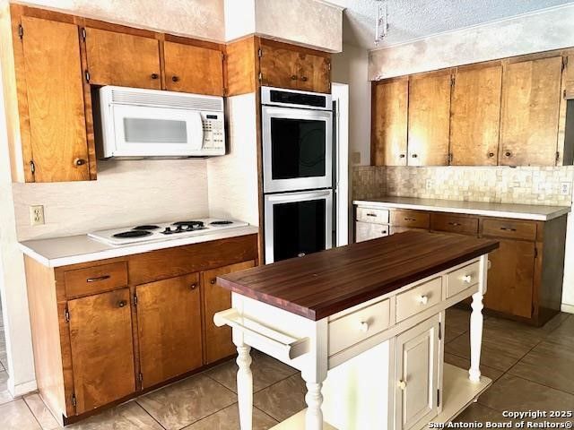 40 Encino Loma, Beeville, TX 78102