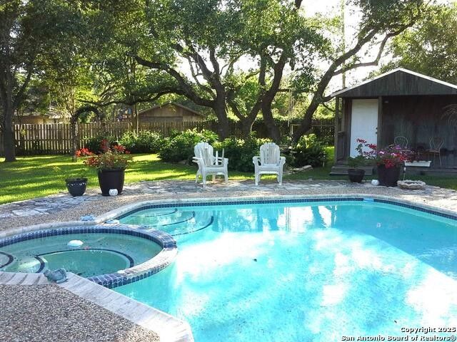 40 Encino Loma, Beeville, TX 78102