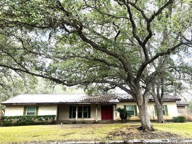 40 Encino Loma, Beeville, TX 78102