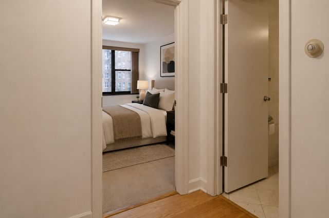 850 N Dewitt Place 10G, Chicago, IL 60611