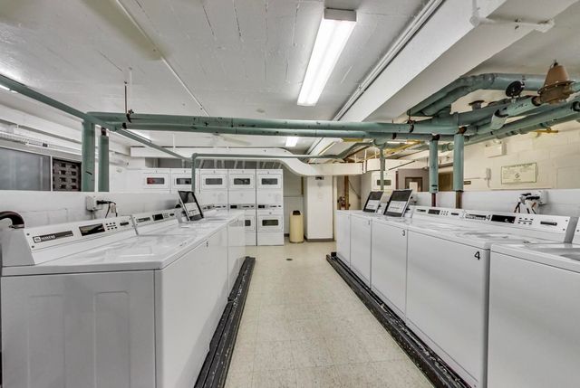 850 N Dewitt Place 10G, Chicago, IL 60611