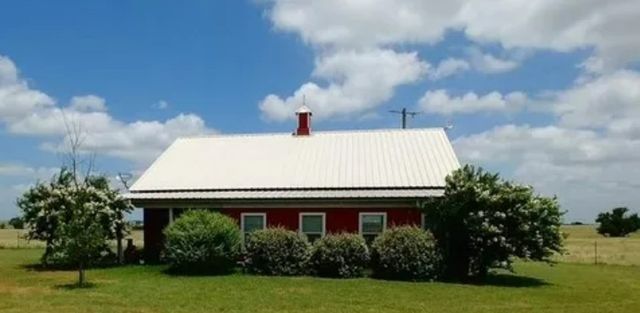 2670 Canaan Church Road, Crawford, TX 76638