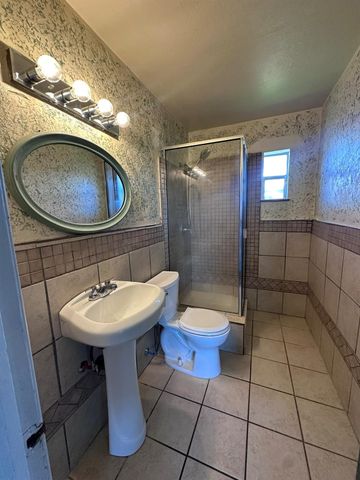 211 Sunnyside Drive, Waxahachie, TX 75165