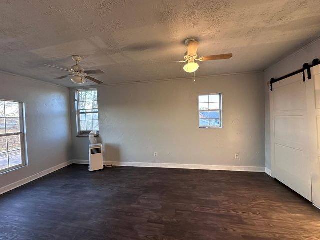 211 Sunnyside Drive, Waxahachie, TX 75165