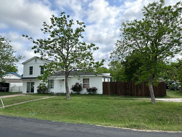 211 Sunnyside Drive, Waxahachie, TX 75165