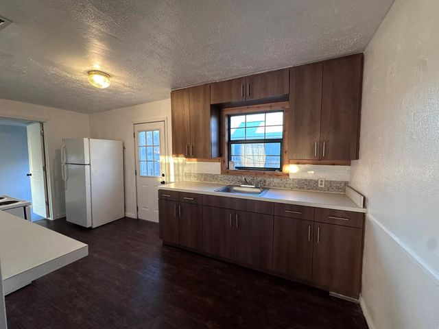 211 Sunnyside Drive, Waxahachie, TX 75165