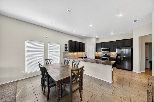 6902 Yellow Rose Ct, Midland, TX 79705