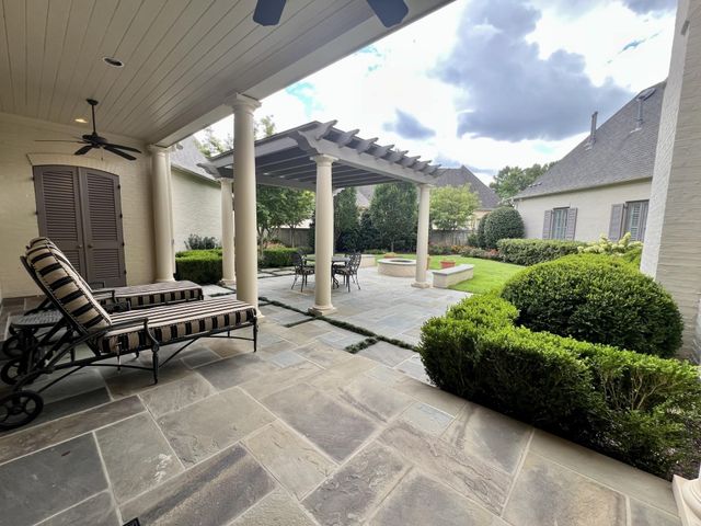 2360 MONT ALBAN CV, Germantown, TN 38139