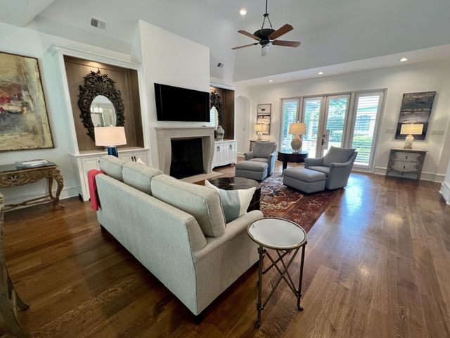 2360 MONT ALBAN CV, Germantown, TN 38139