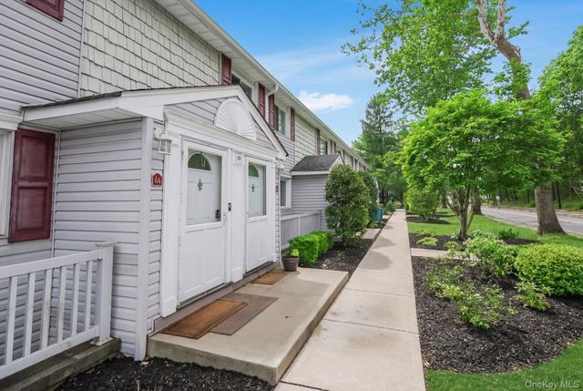 10 Smithtown Boulevard 6A, Smithtown, NY 11787